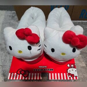 Hello Kitty Head Plush Slippers Size 5-6 NEW